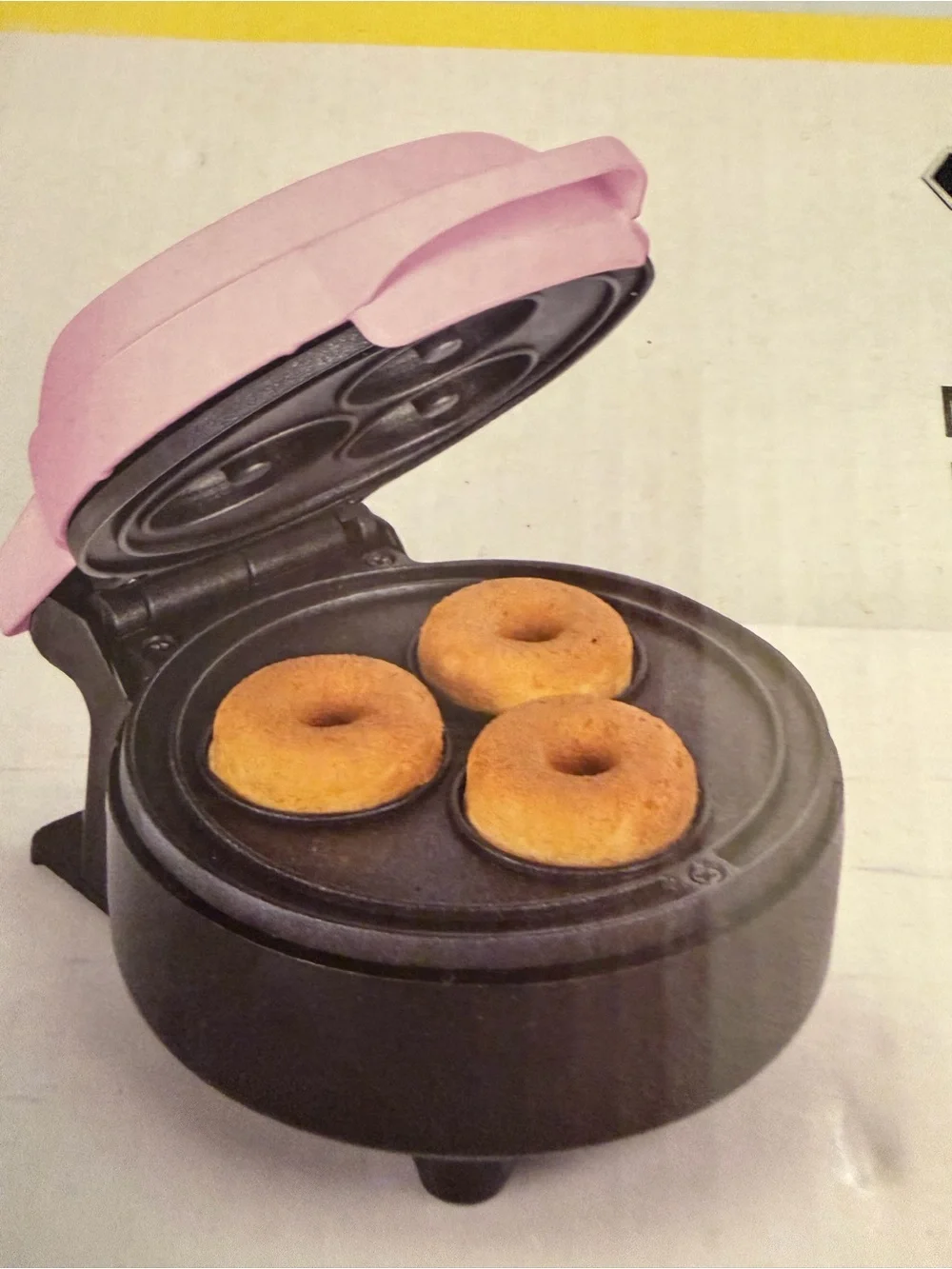 Bella Mini Donut Maker - Pink/Black